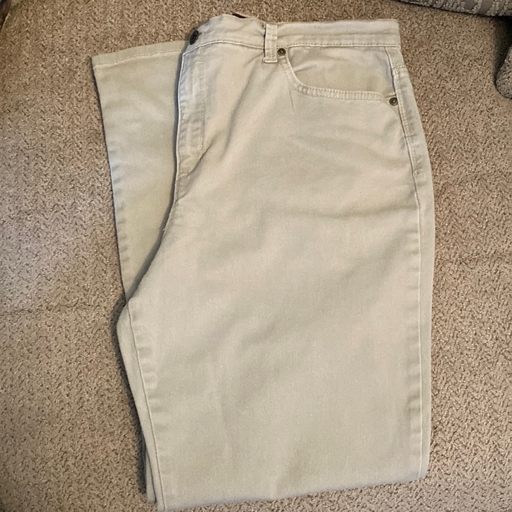 Gloria Vanderbilt Amanda style khakis
